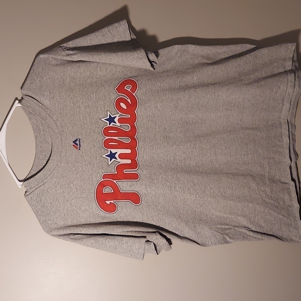 PHILLIES BASEBALL ⚾️ Tee Size M